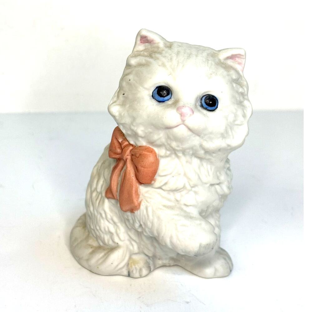 Homco Persian Kitten Figurine 1428 Blue Eyes Pink Bow Porcelain